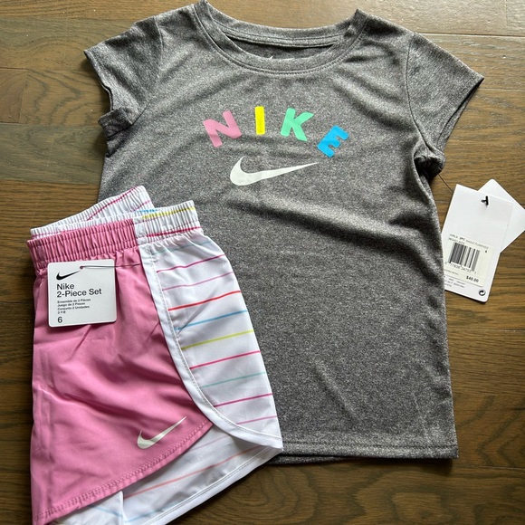 NWT Nike Girls Set size 6 - Picture 1 of 2